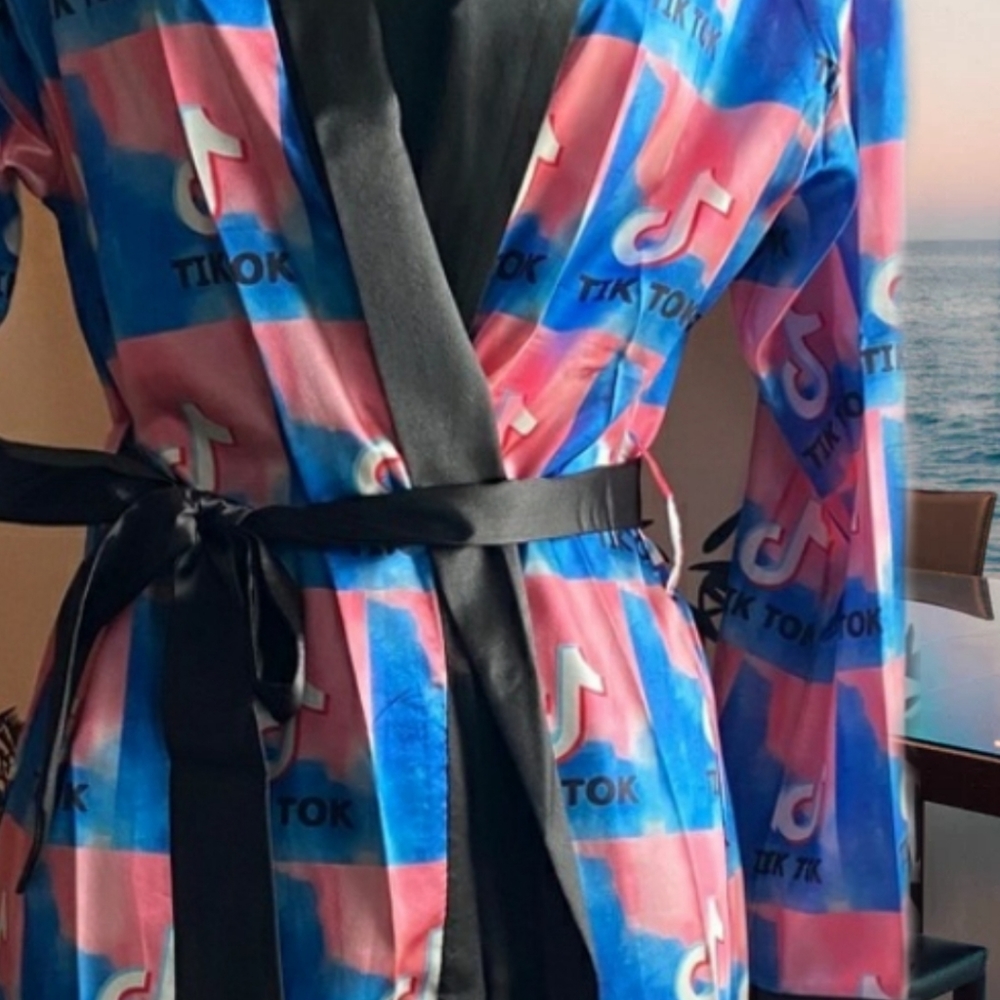 Tik Tok Robe